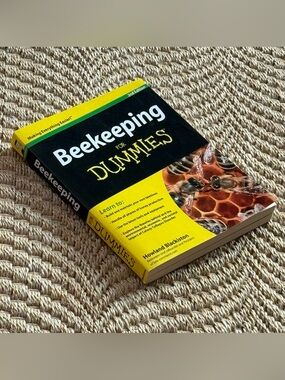 Beekeeping for Dummies - 2nd edition Yellow & Black Paperback Book